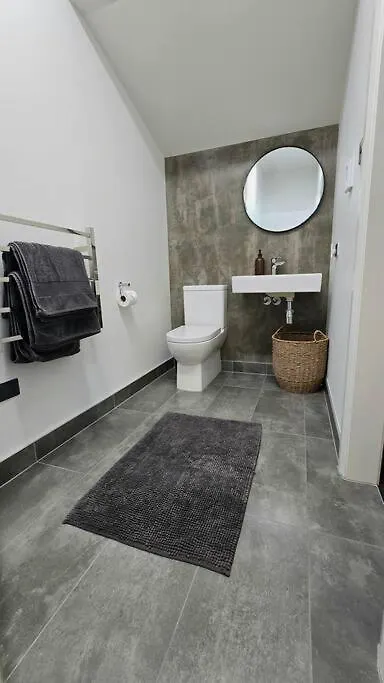 Apartment 5 - Haddin Court - Modern Loft Style Blenheim