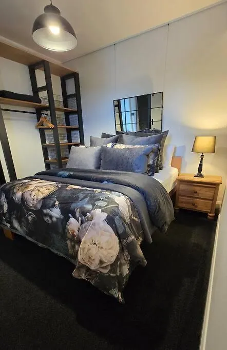 Apartment 5 - Haddin Court - Modern Loft Style Blenheim New Zealand