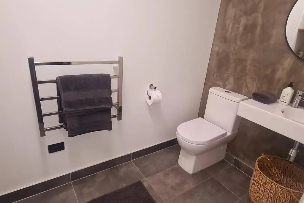 Apartment 5 - Haddin Court - Modern Loft Style Blenheim 0*,