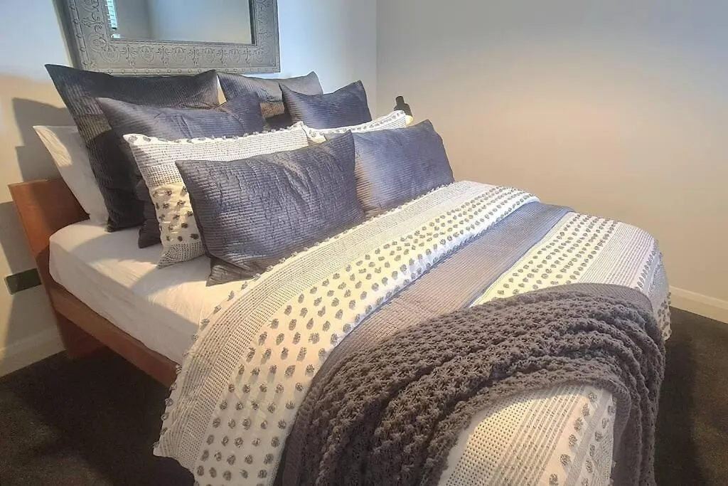 Apartment 5 - Haddin Court - Modern Loft Style Blenheim 0*,  New Zealand